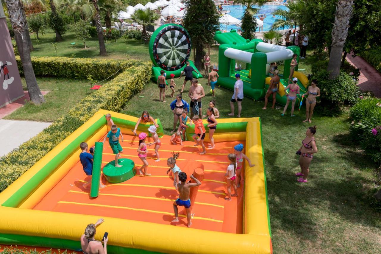 Holiday Garden Resort โอคูร์จาลาร์ ภายนอก รูปภาพ