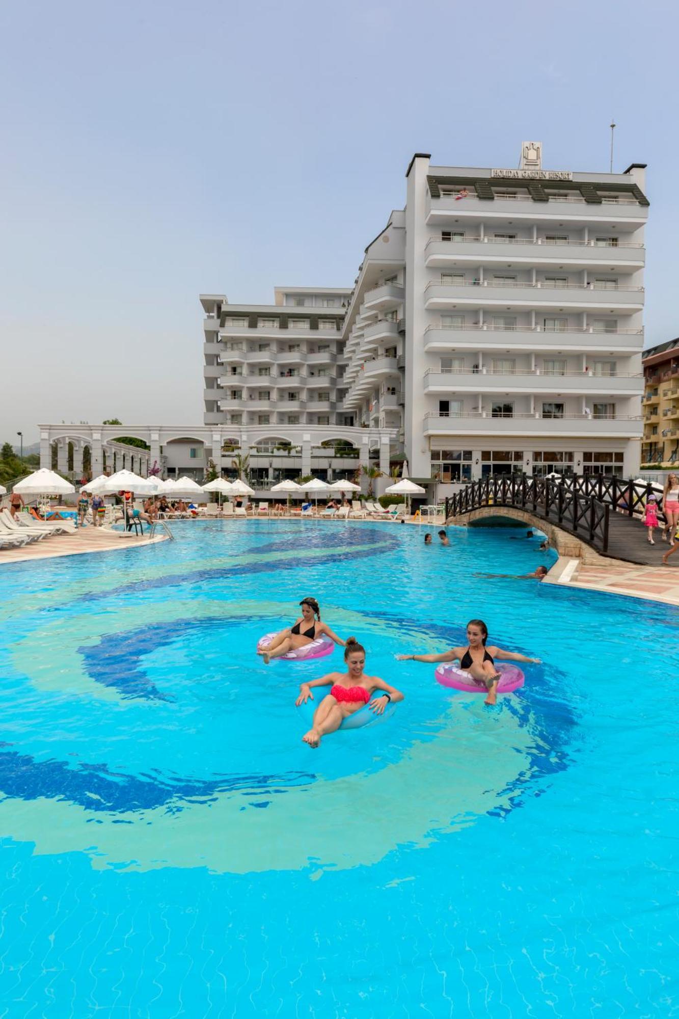 Holiday Garden Resort โอคูร์จาลาร์ ภายนอก รูปภาพ