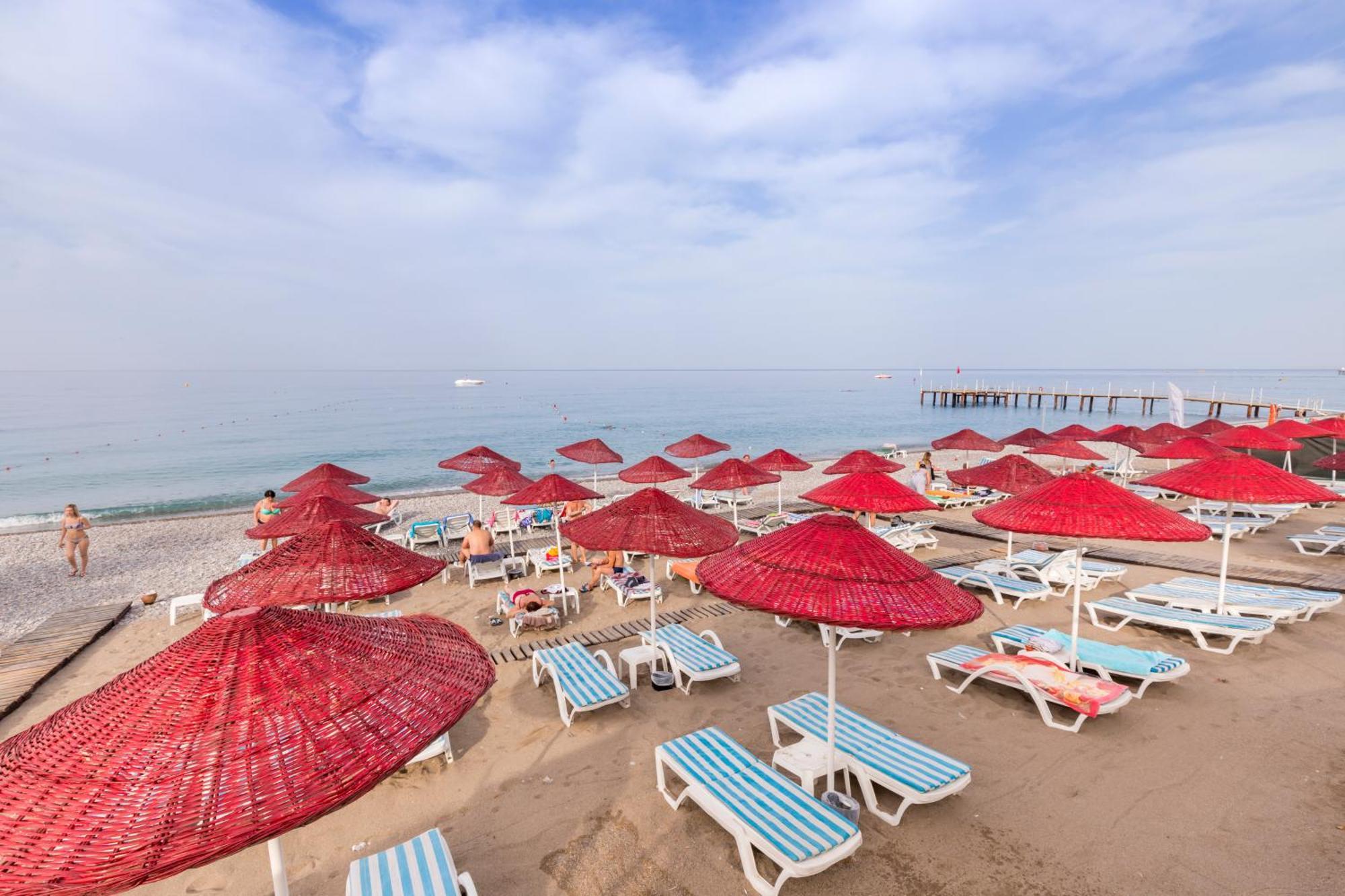 Holiday Garden Resort โอคูร์จาลาร์ ภายนอก รูปภาพ