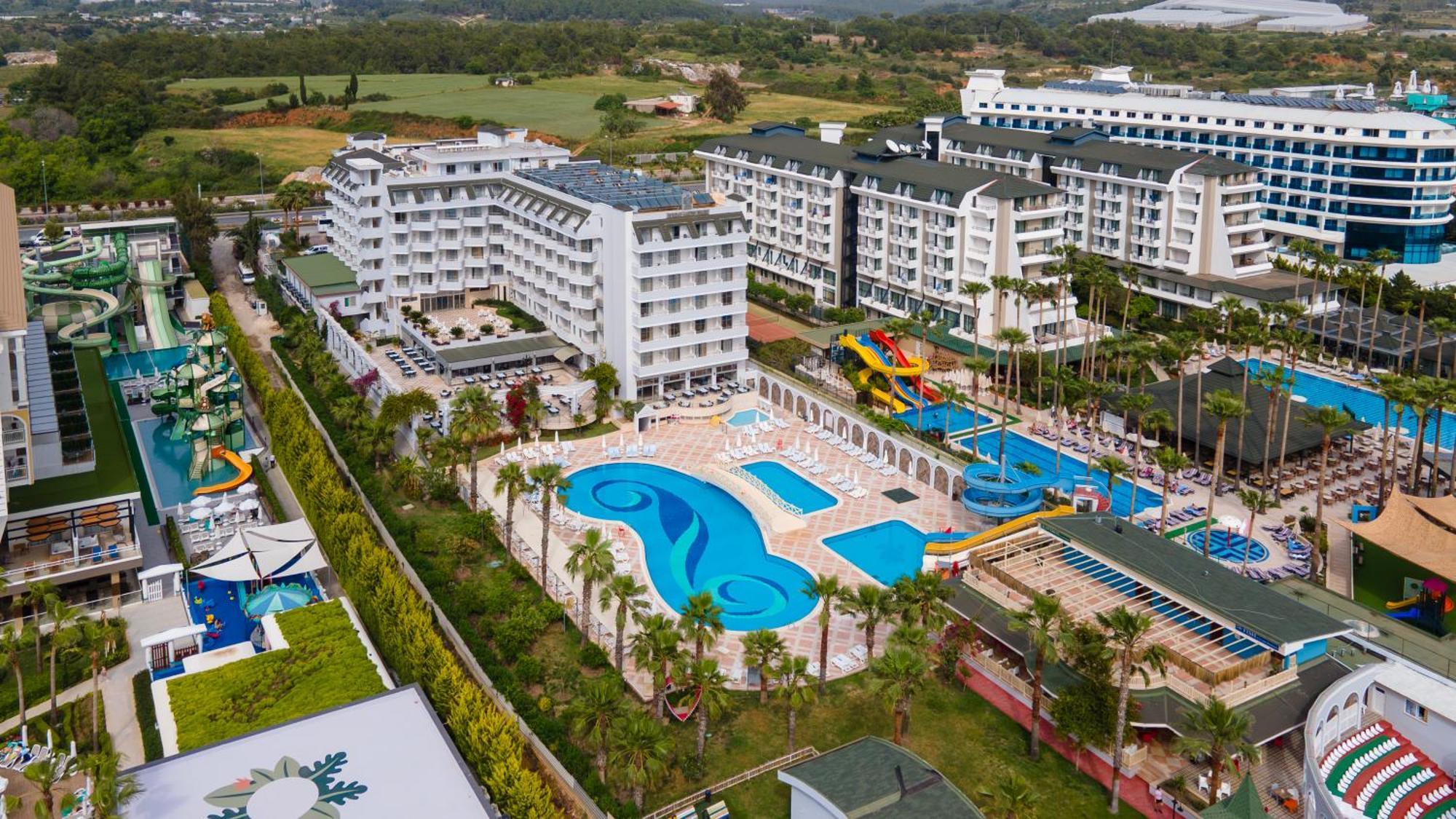 Holiday Garden Resort โอคูร์จาลาร์ ภายนอก รูปภาพ