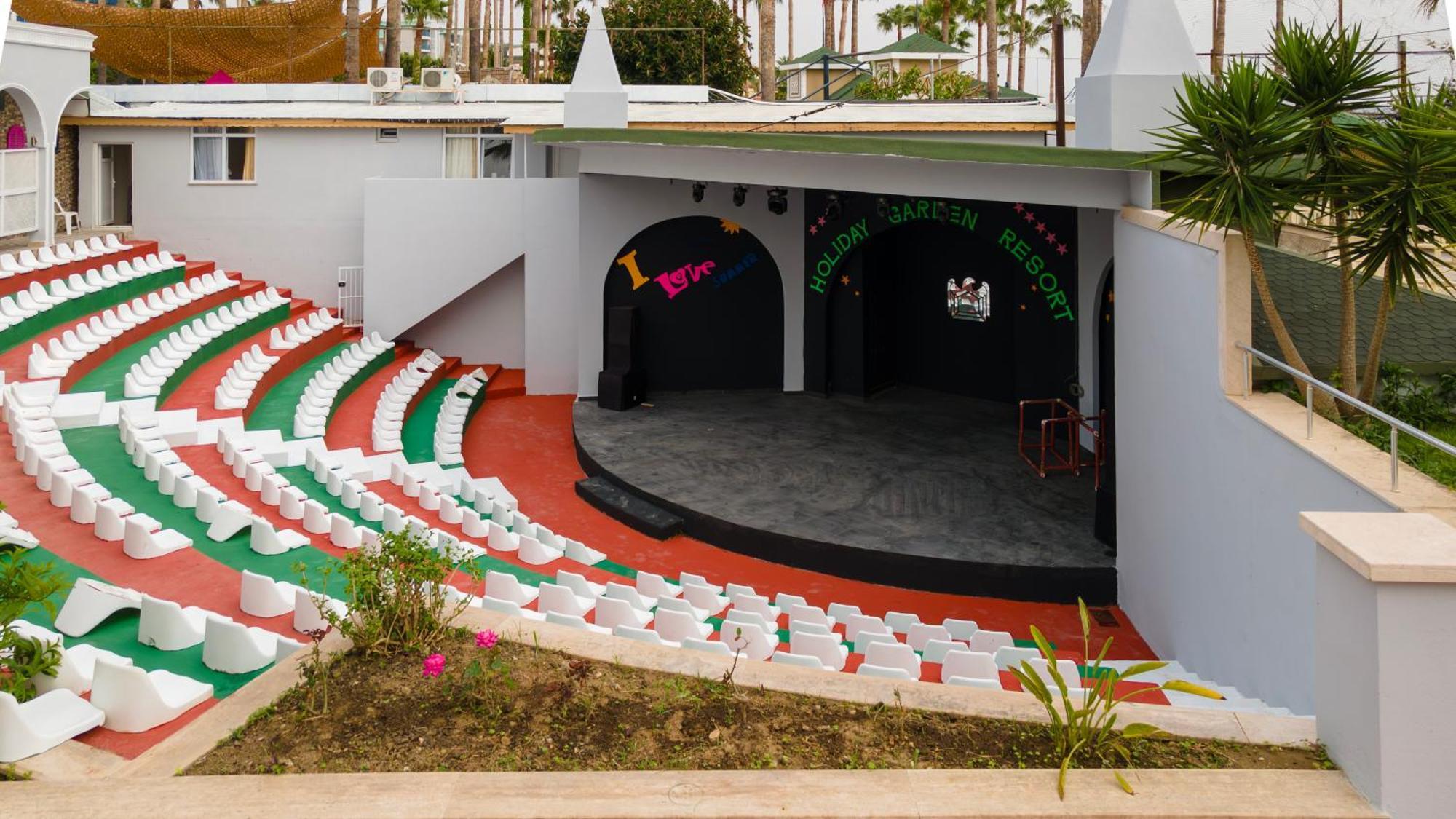 Holiday Garden Resort โอคูร์จาลาร์ ภายนอก รูปภาพ