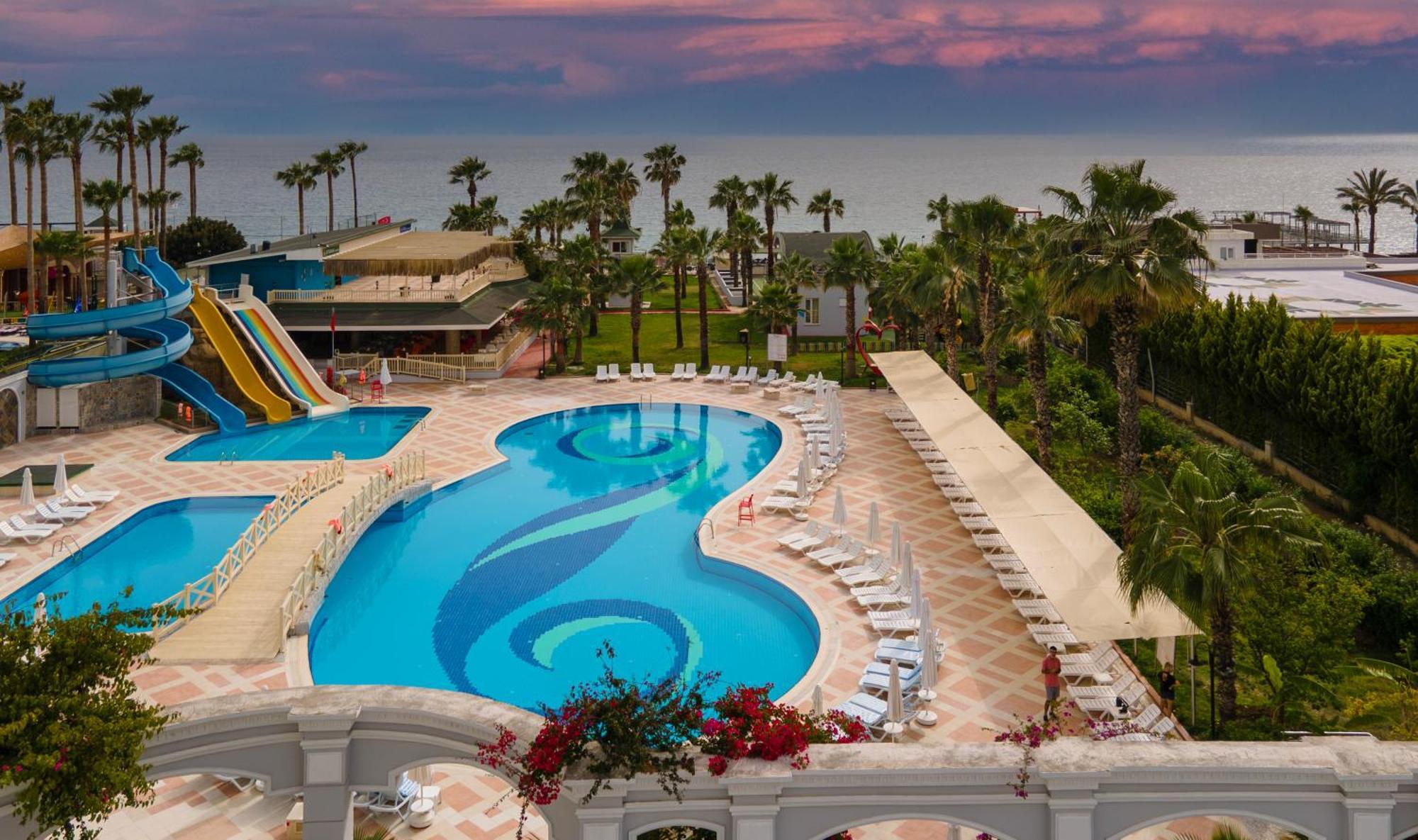 Holiday Garden Resort โอคูร์จาลาร์ ภายนอก รูปภาพ
