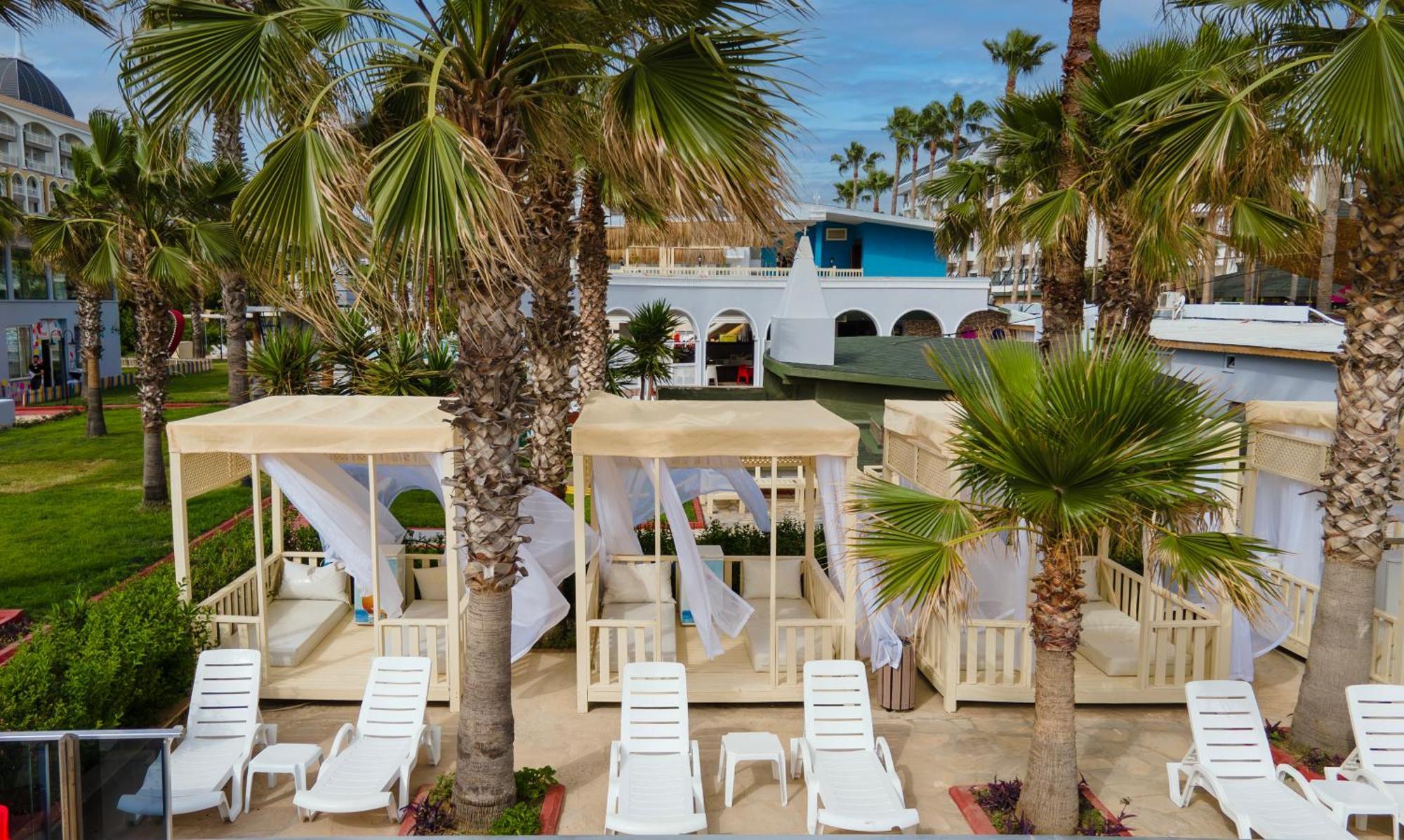 Holiday Garden Resort โอคูร์จาลาร์ ภายนอก รูปภาพ