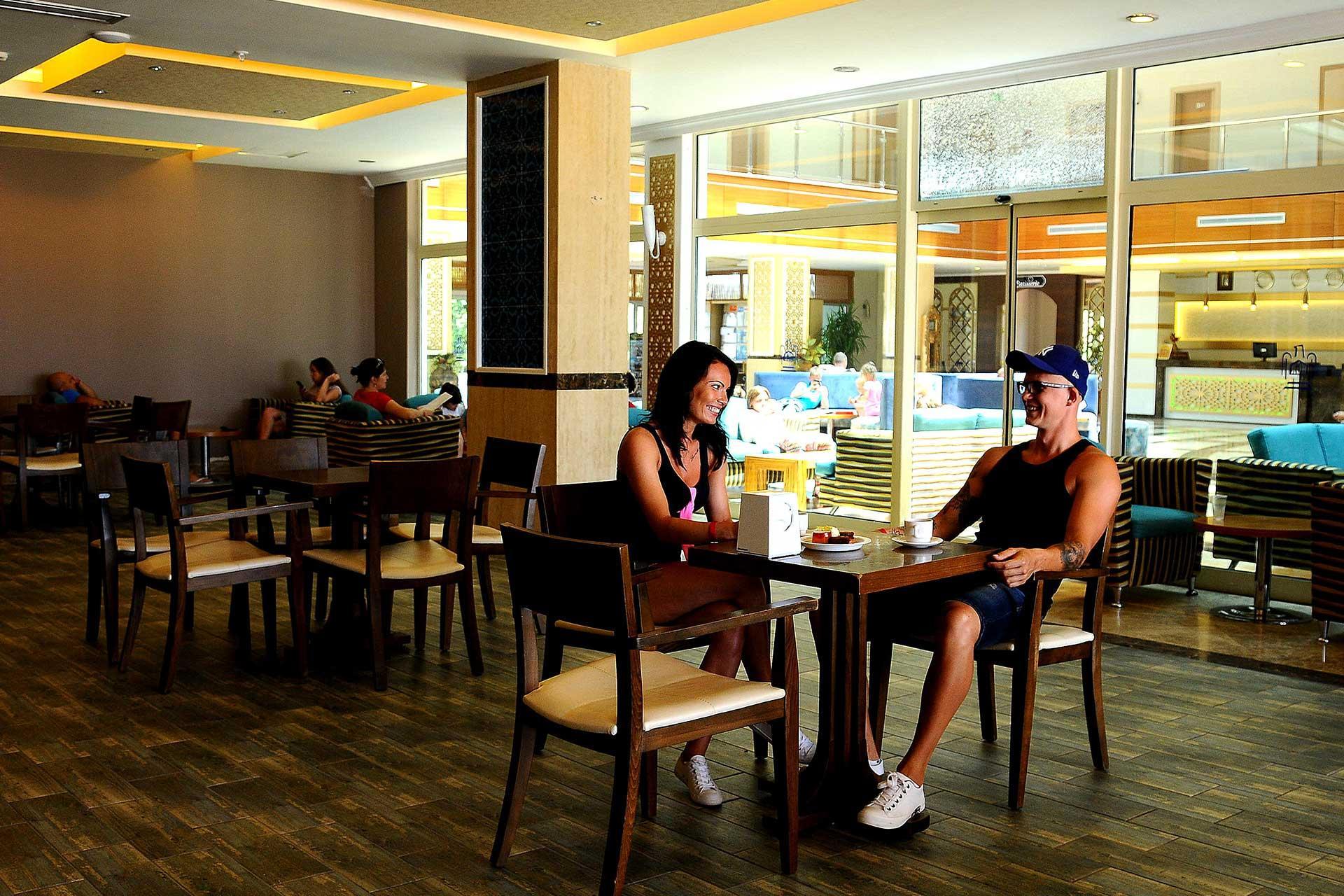 Holiday Garden Resort โอคูร์จาลาร์ ภายนอก รูปภาพ