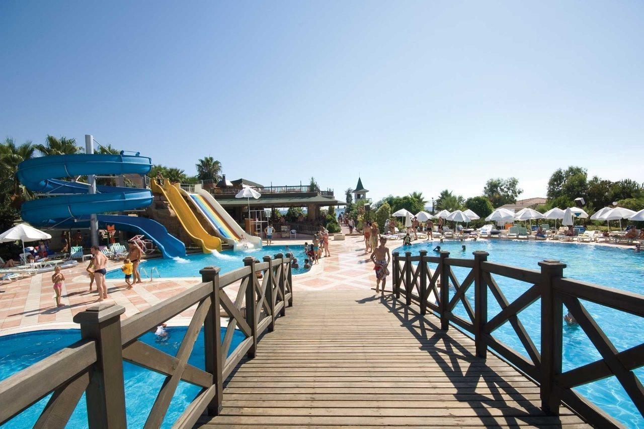 Holiday Garden Resort โอคูร์จาลาร์ ภายนอก รูปภาพ
